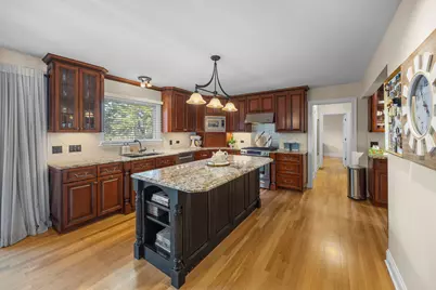 2103 Nachtman Court, Wheaton, IL 60187 - Photo 5