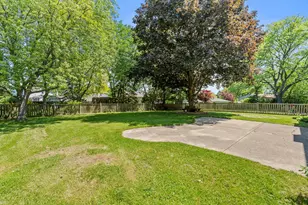 533 N Beck Rd, Lindenhurst, IL 60046 - Photo 23