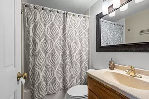 533 N Beck Rd, Lindenhurst, IL 60046 - Photo 13