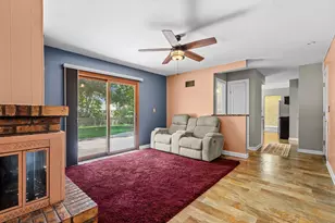 533 N Beck Rd, Lindenhurst, IL 60046 - Photo 9
