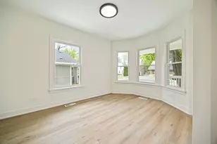 1817 Victoria Ave, North Chicago, IL 60064 - Photo 7
