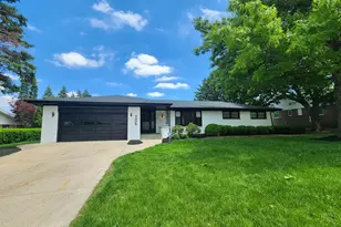 206 Imperial Dr, Bloomington, IL 61701 - Photo 3