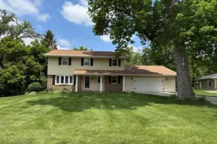323 Bailey Ct, Princeton, IL 61356 - Photo 1