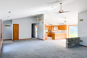 7706 Warwick Ave, Darien, IL 60561 - Photo 13
