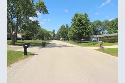 7706 Warwick Avenue, Darien, IL 60561 - Photo 27