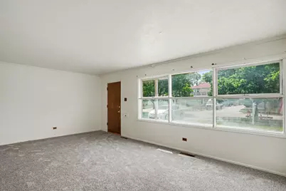 8243 N Ozanam Avenue, Niles, IL 60714 - Photo 3