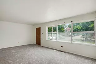 8243 N Ozanam Ave, Niles, IL 60714 - Photo 3