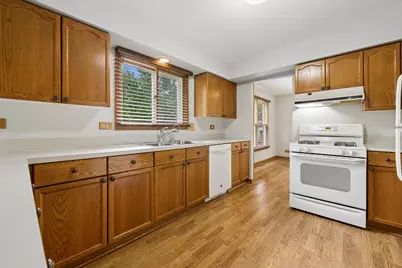 859 Big Bear Trail, Cary, IL 60013 - Photo 9
