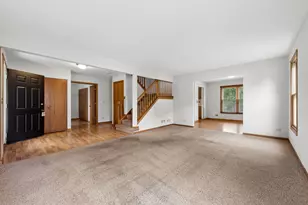 859 Big Bear Trail, Cary, IL 60013 - Photo 3