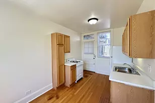 2856 W Cullom Ave, Chicago, IL 60618 - Photo 5