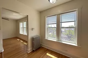 2856 W Cullom Ave, Chicago, IL 60618 - Photo 9