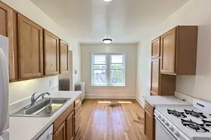 2856 W Cullom Ave, Chicago, IL 60618 - Photo 7