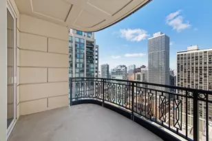10 E Delaware Pl, Chicago, IL 60611 - Photo 25
