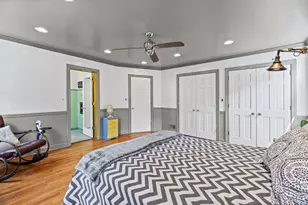 2738 W Fitch Ave, Chicago, IL 60645 - Photo 13
