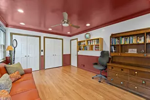 2738 W Fitch Ave, Chicago, IL 60645 - Photo 17