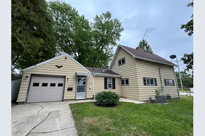 637 W Main Street, Genoa, IL 60135 - Photo 1