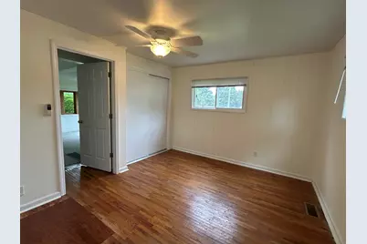 637 W Main Street, Genoa, IL 60135 - Photo 9