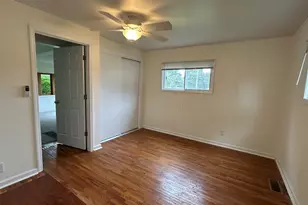 637 W Main St, Genoa, IL 60135 - Photo 9
