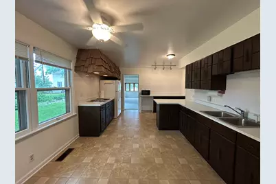 637 W Main Street, Genoa, IL 60135 - Photo 3