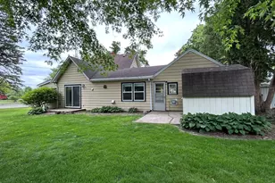 637 W Main St, Genoa, IL 60135 - Photo 17