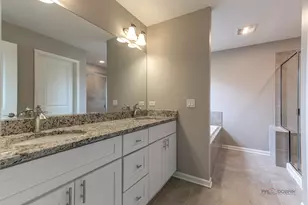 2390 N Newberry Ln, Palatine, IL 60074 - Photo 11