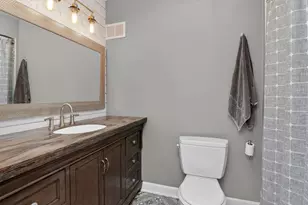305 Tanglewood Ln, Naperville, IL 60563 - Photo 17