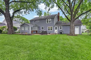 305 Tanglewood Ln, Naperville, IL 60563 - Photo 25