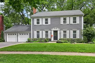 305 Tanglewood Ln, Naperville, IL 60563 - Photo 1