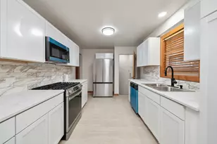 12809 S May St, Calumet Park, IL 60827 - Photo 9