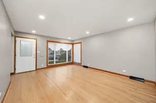 12809 S May St, Calumet Park, IL 60827 - Photo 3