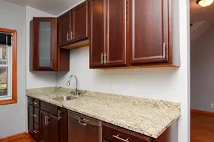 870 W Buckingham Pl, Chicago, IL 60657 - Photo 3