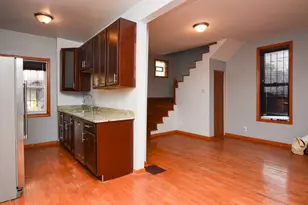 870 W Buckingham Pl, Chicago, IL 60657 - Photo 5
