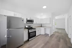 8739 S Colfax Ave, Chicago, IL 60617 - Photo 11