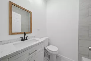 8739 S Colfax Ave, Chicago, IL 60617 - Photo 13