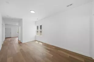 8739 S Colfax Ave, Chicago, IL 60617 - Photo 7