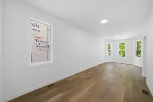 8739 S Colfax Ave, Chicago, IL 60617 - Photo 17