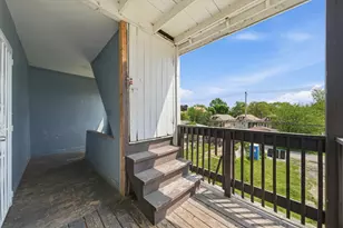 8739 S Colfax Ave, Chicago, IL 60617 - Photo 29