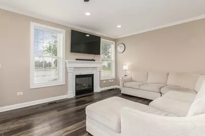 1920 Golden Gate Lane #1920, Naperville, IL 60563 - Photo 5