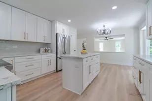 408 W Foxdale Ln, Arlington Heights, IL 60004 - Photo 17