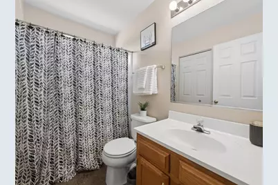 639 Anderson Drive, Lake in the Hills, IL 60156 - Photo 13