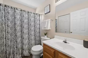 639 Anderson Dr, Lake in the Hills, IL 60156 - Photo 13