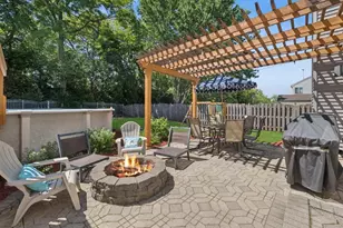 639 Anderson Dr, Lake in the Hills, IL 60156 - Photo 17
