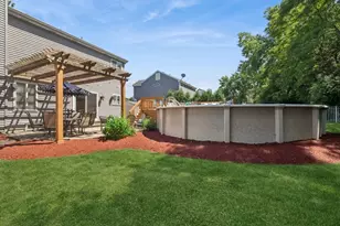 639 Anderson Dr, Lake in the Hills, IL 60156 - Photo 19