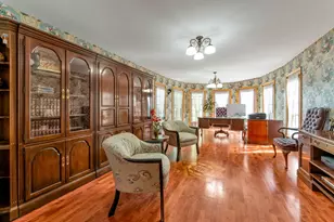 2135 Phillips Dr, Glenview, IL 60026 - Photo 7