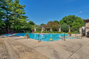2135 Phillips Dr, Glenview, IL 60026 - Photo 27