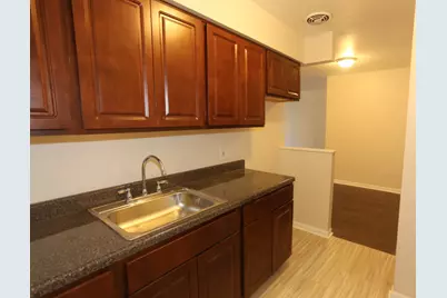 1040 W Hollywood Avenue #322, Chicago, IL 60660 - Photo 5