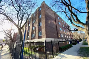 1040 W Hollywood Ave, Chicago, IL 60660 - Photo 1