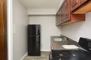 1040 W Hollywood Ave, Chicago, IL 60660 - Photo 3