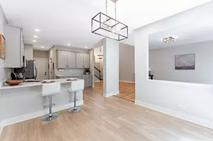 307 Abington Woods Dr, Aurora, IL 60502 - Photo 9