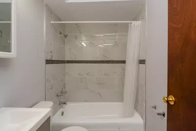 1040 W Hollywood Avenue #320, Chicago, IL 60660 - Photo 17